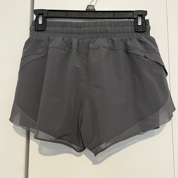 Halara Mid Rise Drawstring Contrast Mesh 2-in-1 Flowy Running Shorts 3'' - Picture 5 of 10